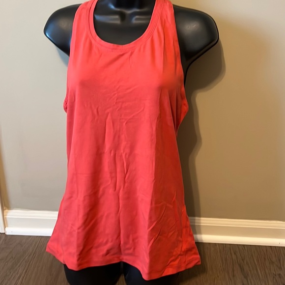 NEW Patagonia Women’s Arnica Tank in Sumac Red - Picture 3 of 12
